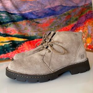 Born Banni Taupe Suede Chukka Lace Up Booties Womens Size 6M Bohemian Cottage